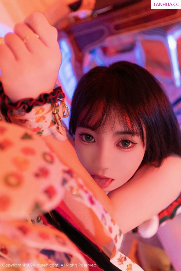   [XiuRen]高清写真图 2024.12.23 No.9638 软情 丝袜美臀第27张图片